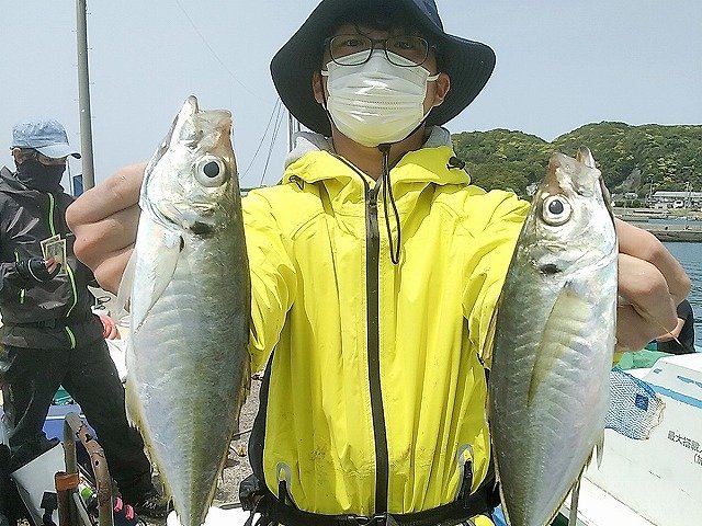 勘次郎丸で今話題の金アジをゲットせよ！毎日大物が上がる超実力派釣り船に密着！特製〇〇〇は絶対買って！口コミも大紹介！｜FISHING JAPAN（フィッシングジャパン）